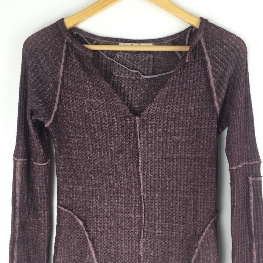 🌷We the Free People Size S Thermal V Neck Top